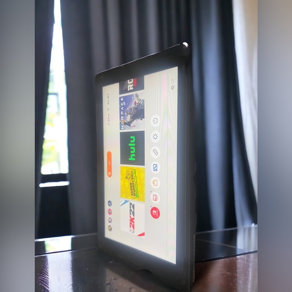 Nintendo Switch Bundle - Picture 5 of 8